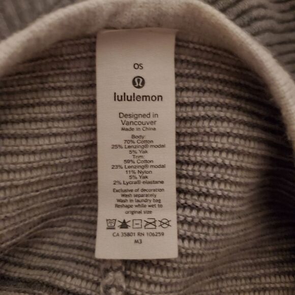 Lululemon It All Lines Up Poncho - Picture 14 of 15